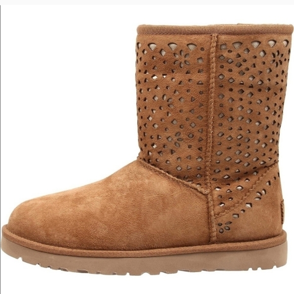 Ugg Australia Women Classic Flora Perf Short Sheepskin Boots shoes sz 8 - Picture 1 of 14